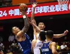 球速-包含马拉松小组赛上演强强对话，胶东猎隼队逆转泰山银狐队，团队配合流畅；外援联手发威的词条