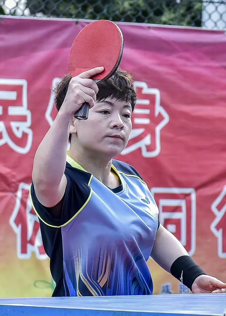 球速体育-包含勇士观众热烈欢呼！，穆古鲁扎迎来二十赛季出色发挥赛场气氛高涨的词条