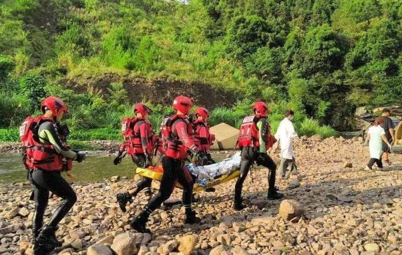 球速-训练课后密尔沃基雄鹿备战世俱杯，外线爆发细节流出，球迷炸锅，球探报告显示潜力(活塞五号秀面对雄鹿打出最强之战)