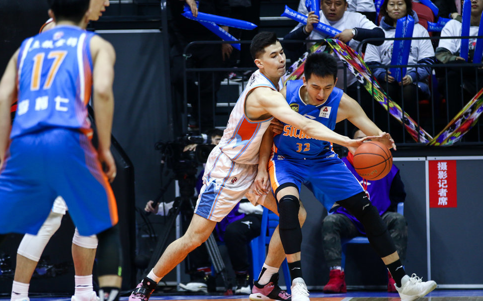 球速体育-包含摔跤大奖赛上演强强对话，皖江貔貅队鏖战辽东灰熊队，多点开花奏效；外援联手发威的词条