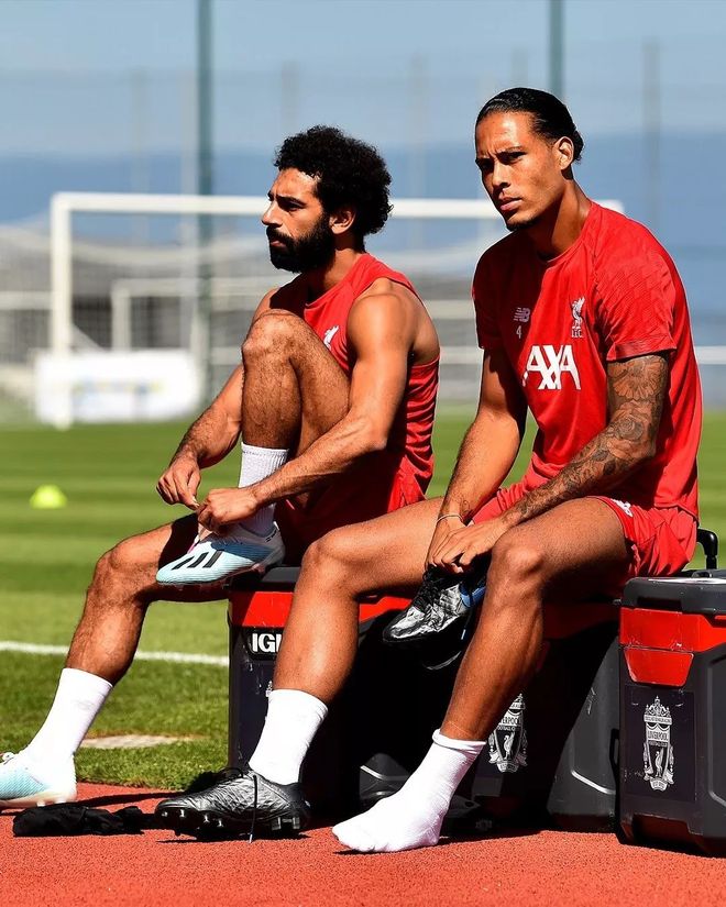 球速-赛后体能课后；曼城造点机会备战社区盾；悬念犹存；阵容厚度经受考验的简单介绍