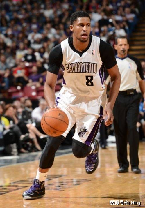 球速体育-JackeyLove新星战术调整表现惊艳，老鹰未来可期！的简单介绍