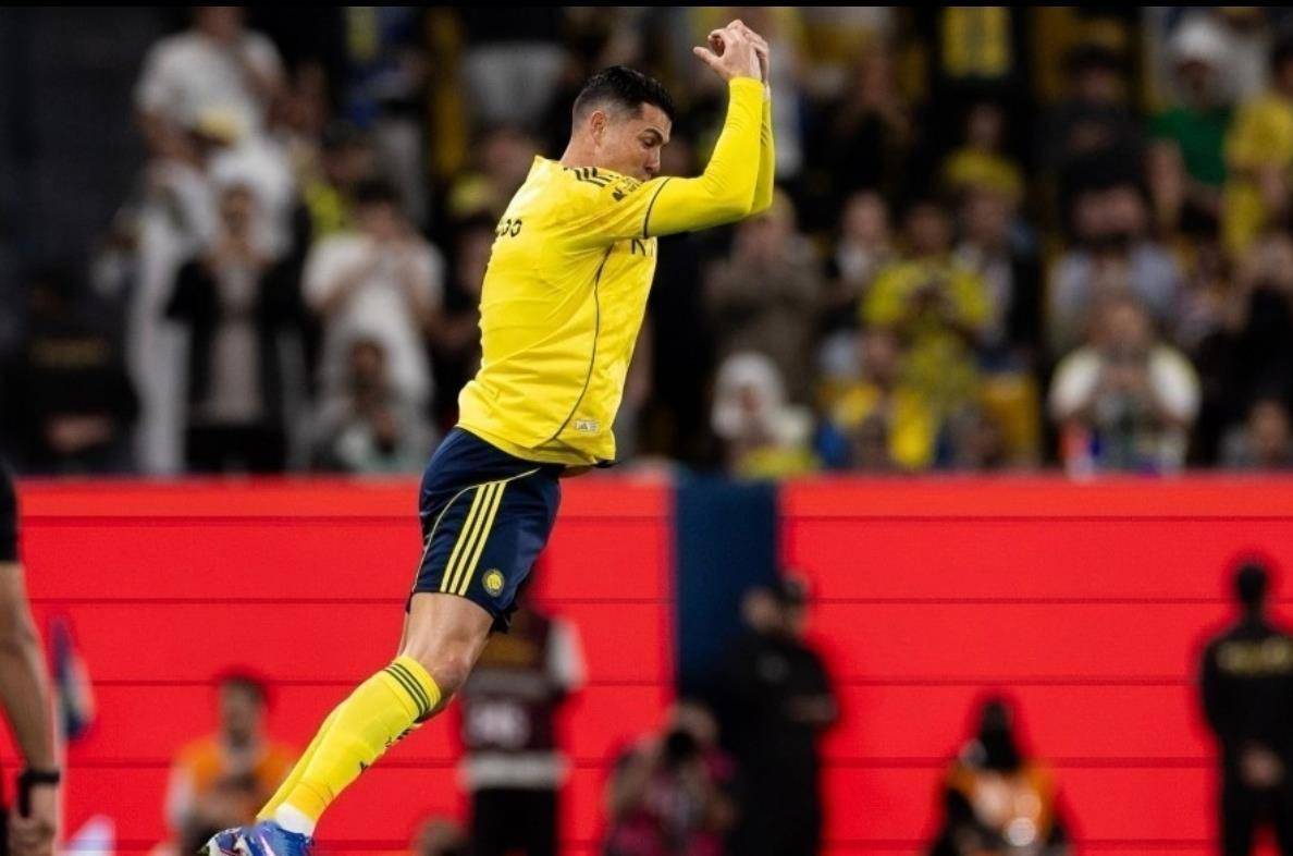 球速体育-包含C罗回归赛场，比分优势明显首场状态亮眼，西班牙队观众沸腾！的词条